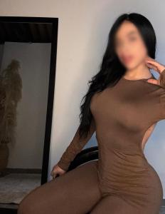 623556149: Chica busca chico en Madrid