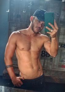 615649597: Chico busca chica en Sevilla