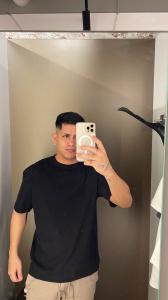 613637662: Chico busca chica en Pontevedra