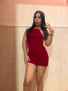 664039705: Chica busca chico en Barcelona