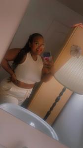613696413: Chica busca chico en Málaga