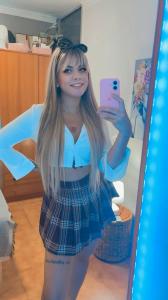 664397581: Chica busca chico en Barcelona