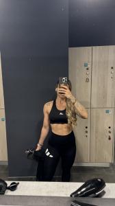 647945877: Chica busca chico en Navarra