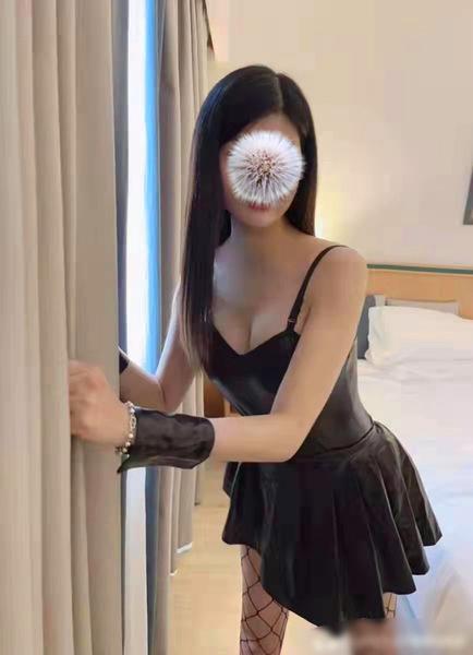 667334601: Chica busca chico en Barcelona