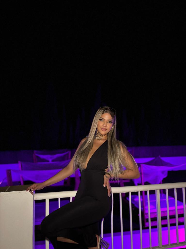 Chica busca chico en Ibiza: 
