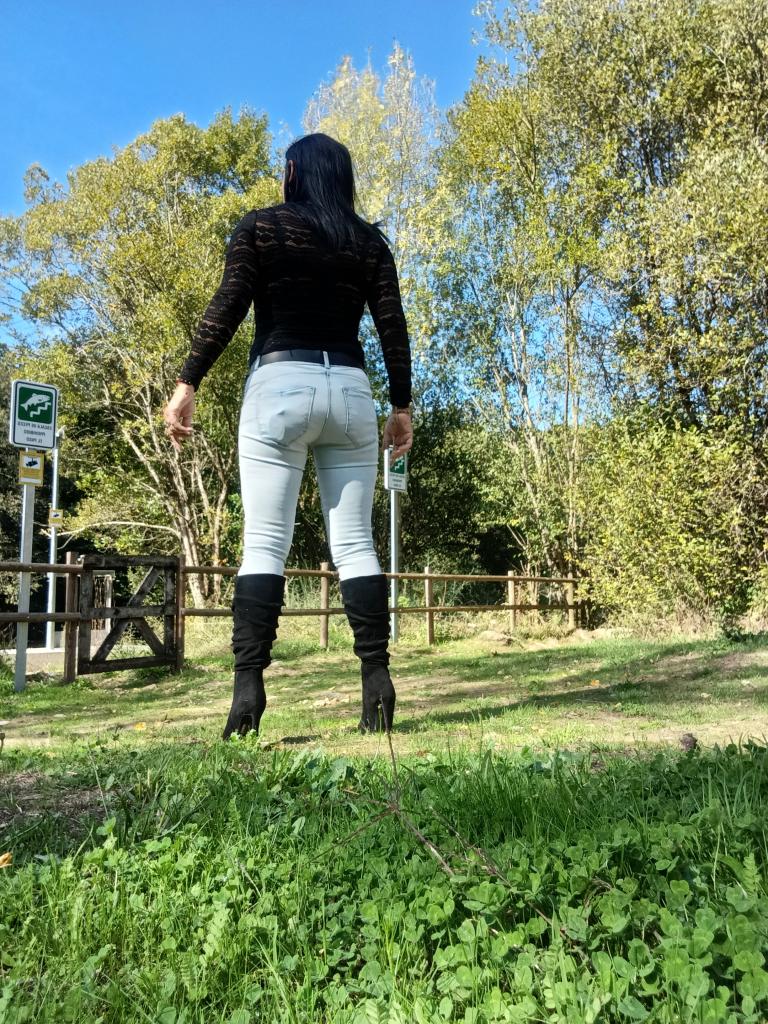Chica busca chico en La Coruña: 