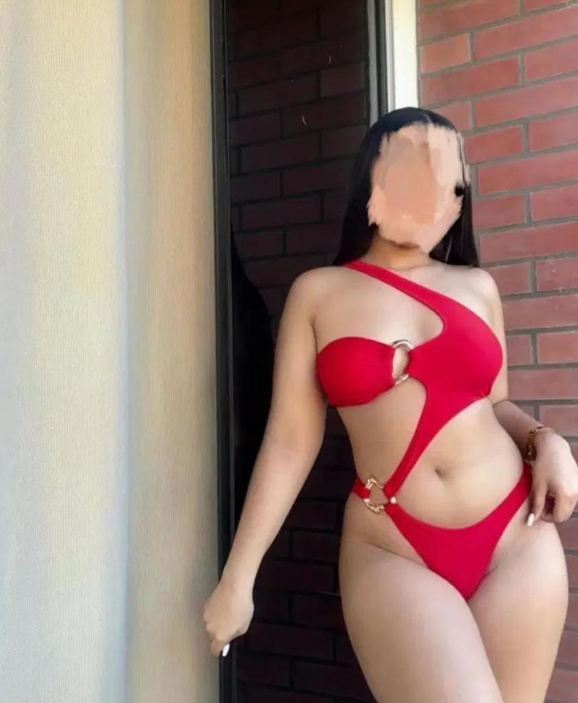 Chica busca chico en Huelva: 