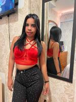 664039705: Chica busca chico en Barcelona