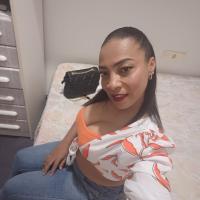 655360870: Chica busca chico en Sevilla