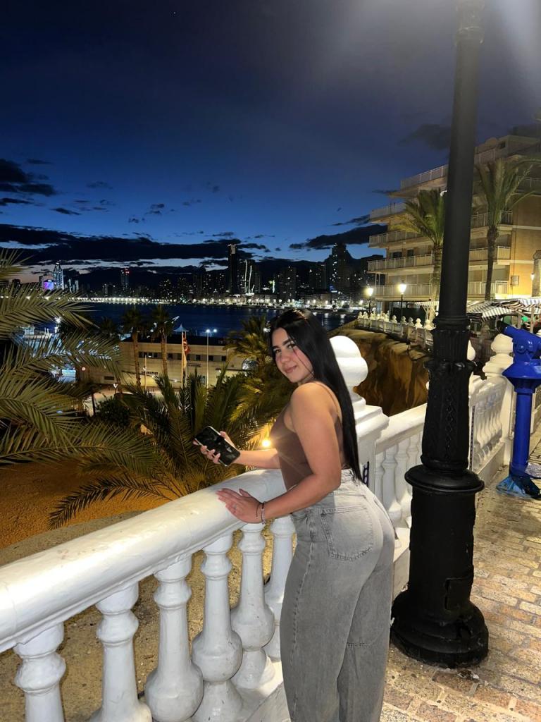 Chica busca chico en Alicante: 
