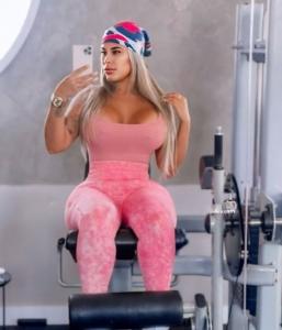 Chica busca chico en Almería: 