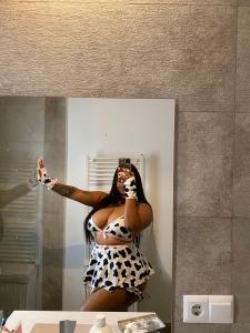 664299854: Chica busca chico en Madrid