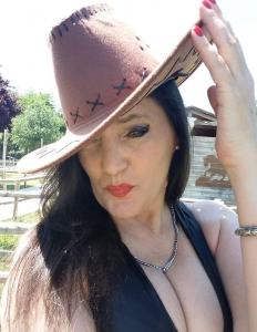 635303303: Chica busca chico en Madrid