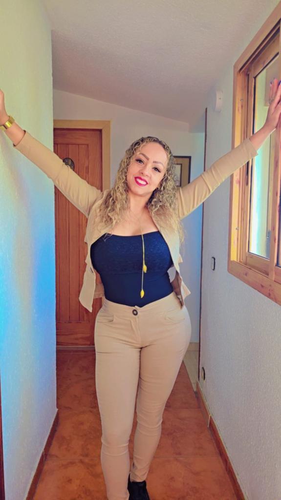 Chica busca chico en Almería: 