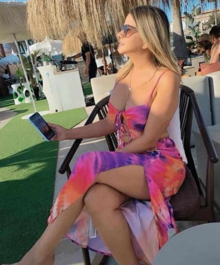 Chica busca chico en Ibiza: 