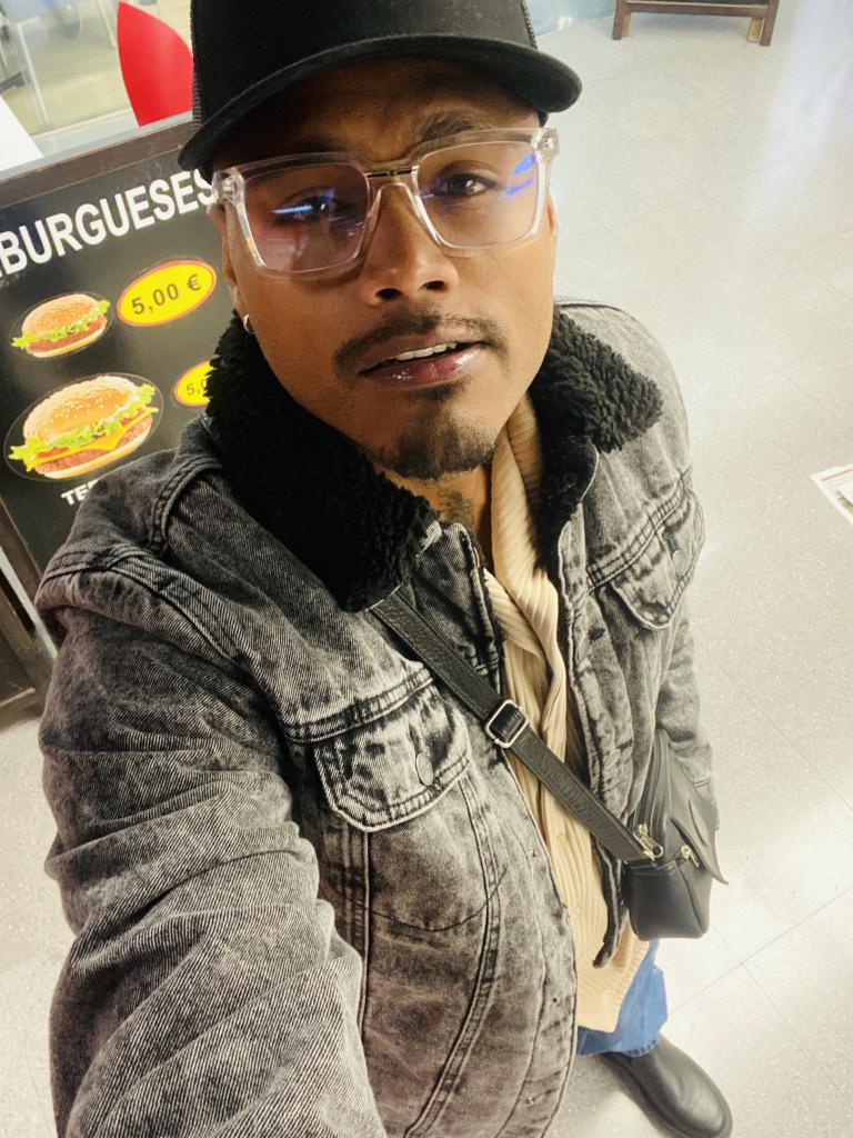 Chico busca chica en Barcelona: 