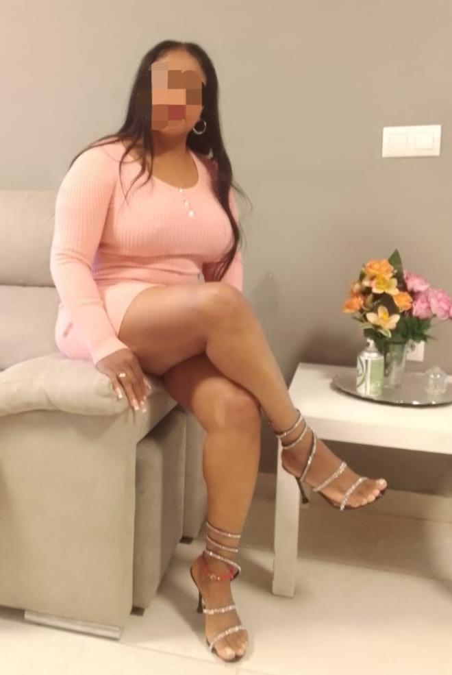 697302204: Chica busca chico en Sevilla