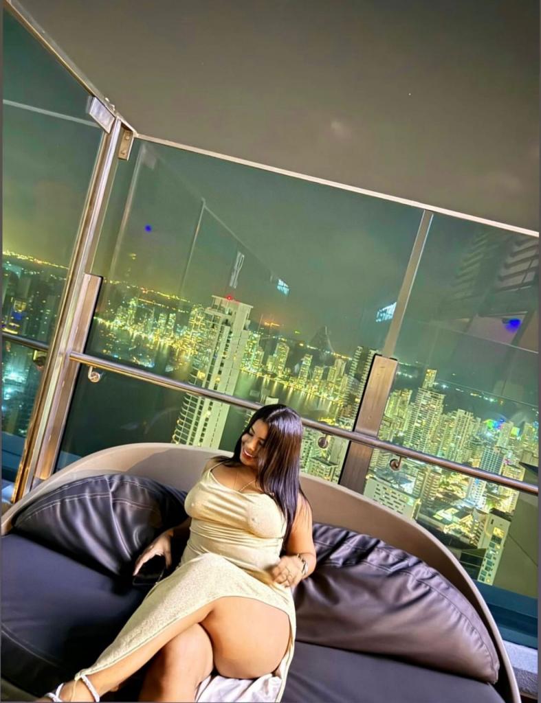 Chica busca chico en Granada: 