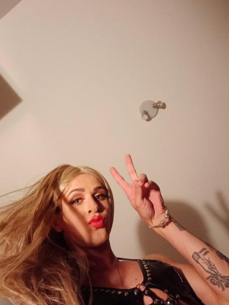 631995782: Transexual en Granada