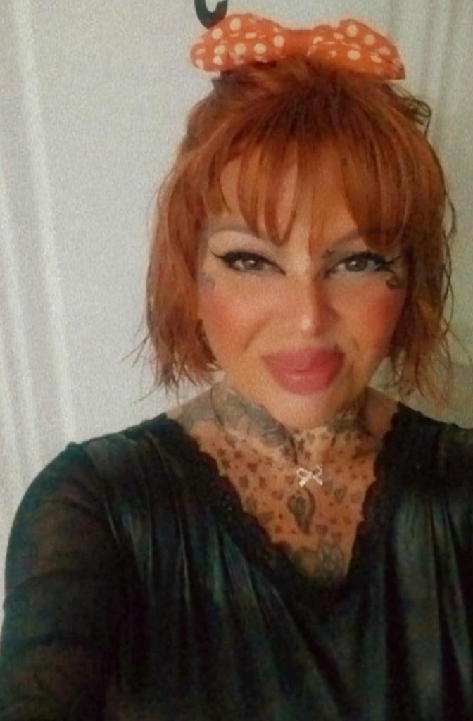 Chica busca chico en Granada: 