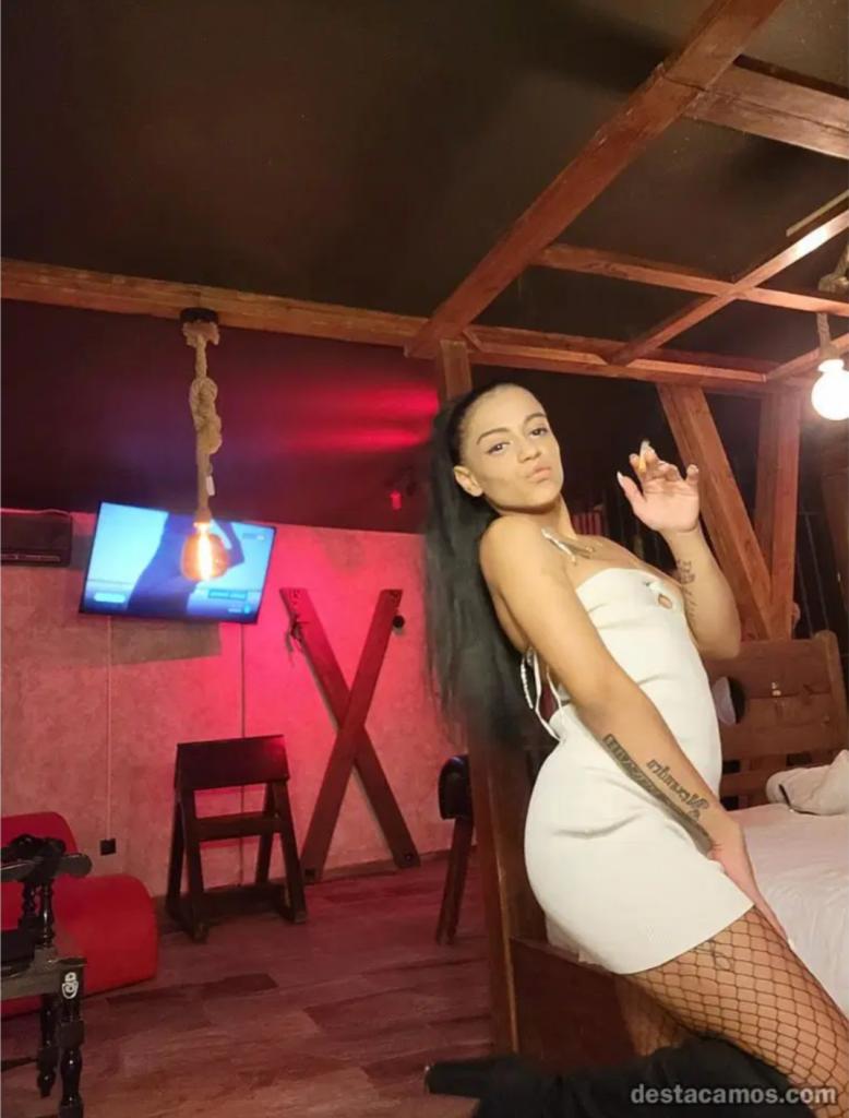 663833495: Chica busca chico en Alicante