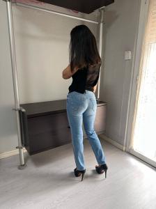 610745371: Chica busca chico en Valladolid