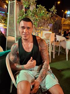 613998179: Chico busca chica en Cádiz