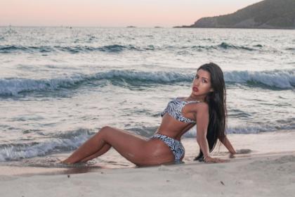 672643337: Chica busca chico en Madrid