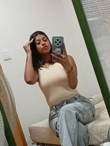 643047303: Chica busca chico en Zaragoza