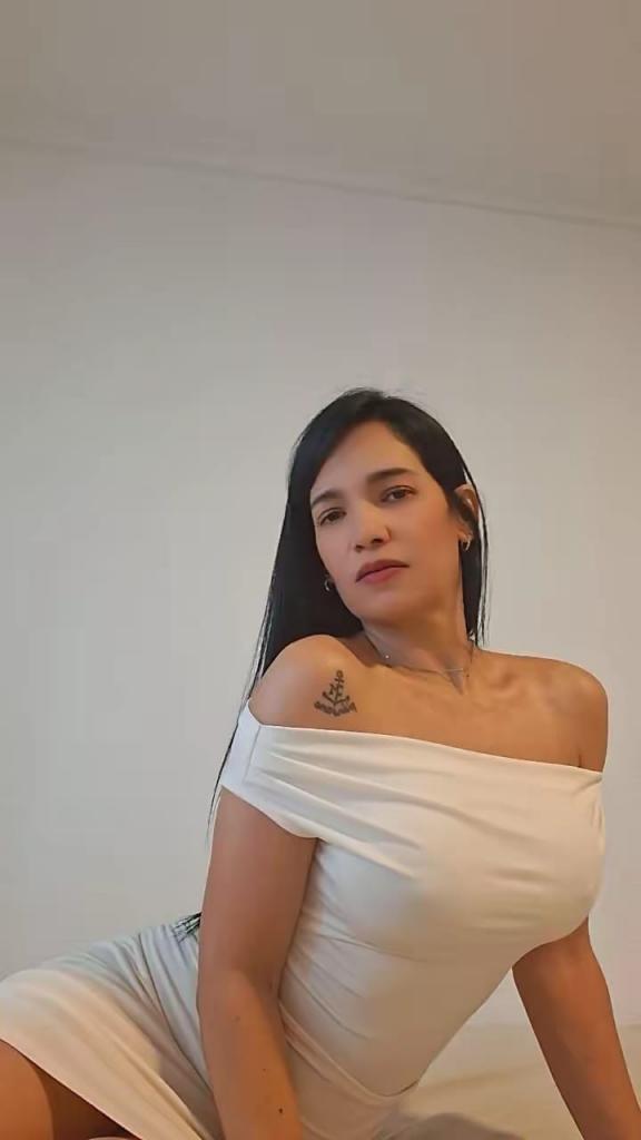 Chica busca chico en Ibiza: 