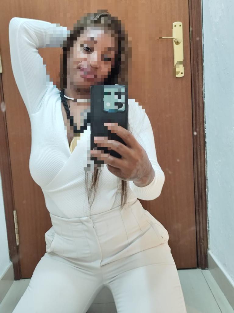 641155603: Chica busca chico en Sevilla