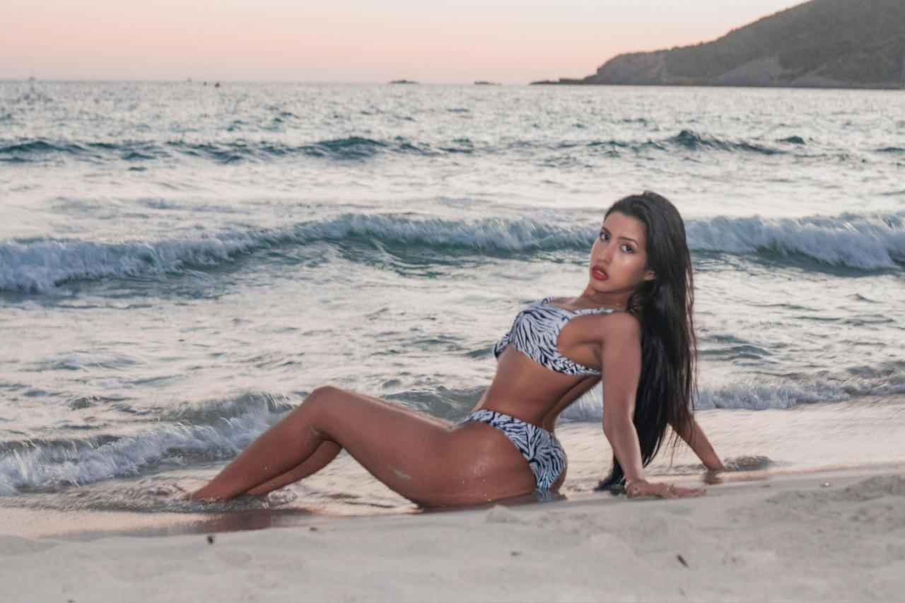 672643337: Chica busca chico en Madrid