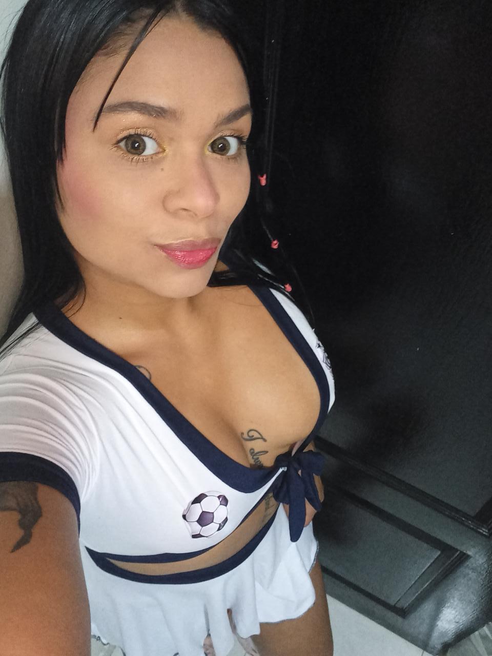 613617404: Chica busca chico en Almería