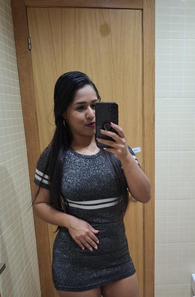 672957147: Chica busca chico en La Coruña