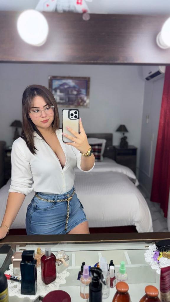 610694930: Chica busca chico en Málaga