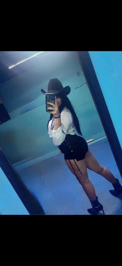 634832178: Chica busca chico en Sevilla