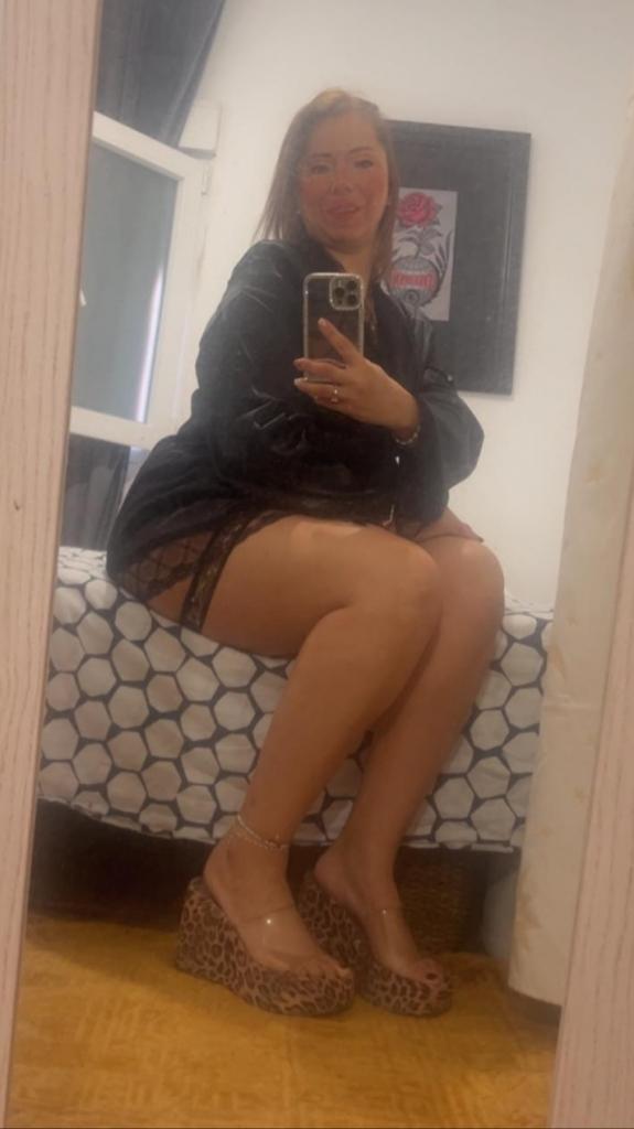 Chica busca chico en Ibiza: 