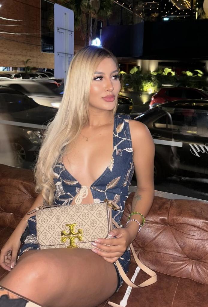 632967498: Chica busca chico en Valencia