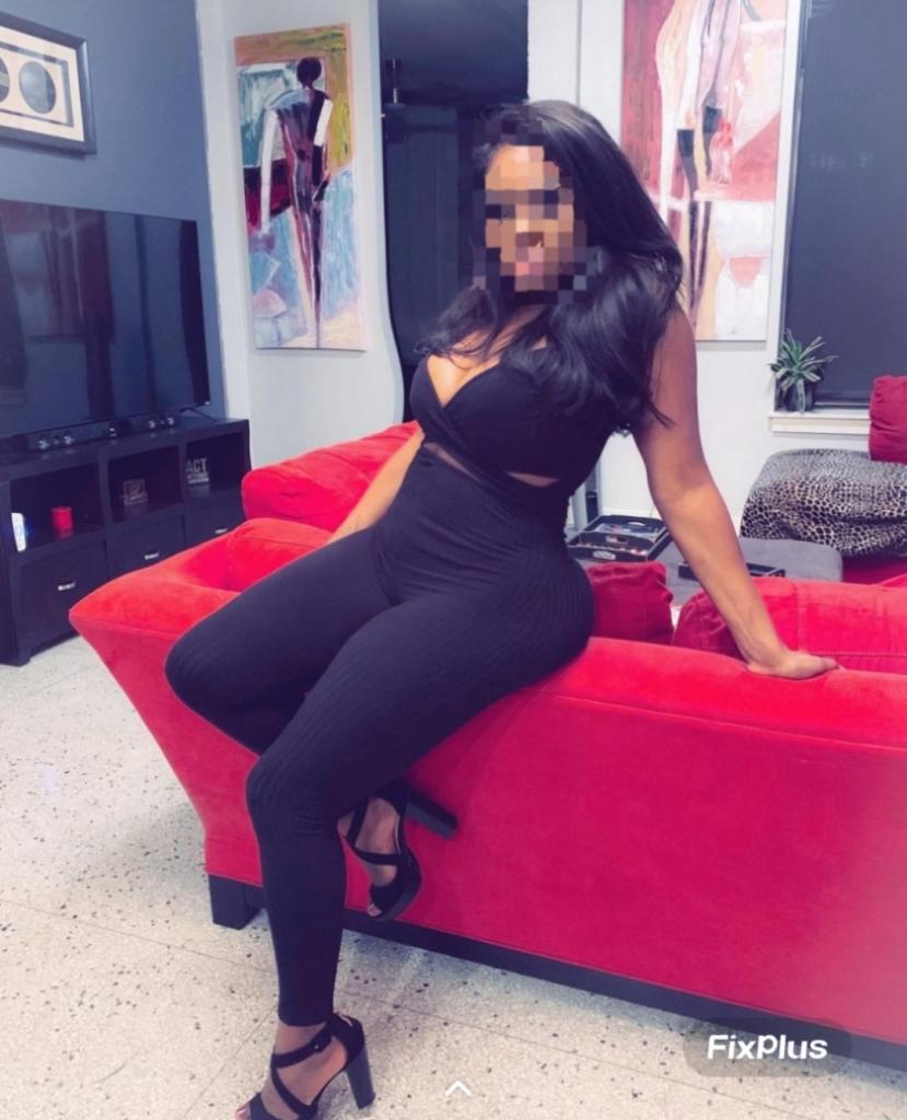 Chica busca chico en Sevilla: Chica busca chico