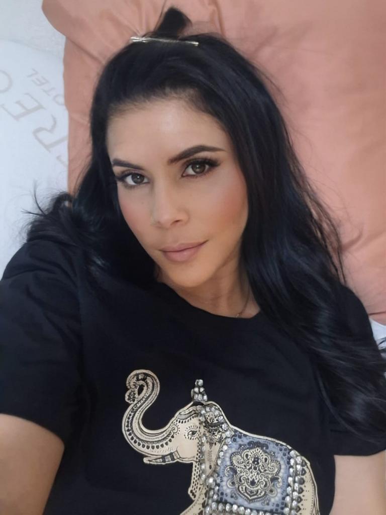 Chica busca chico en Granada: Chica busca chico