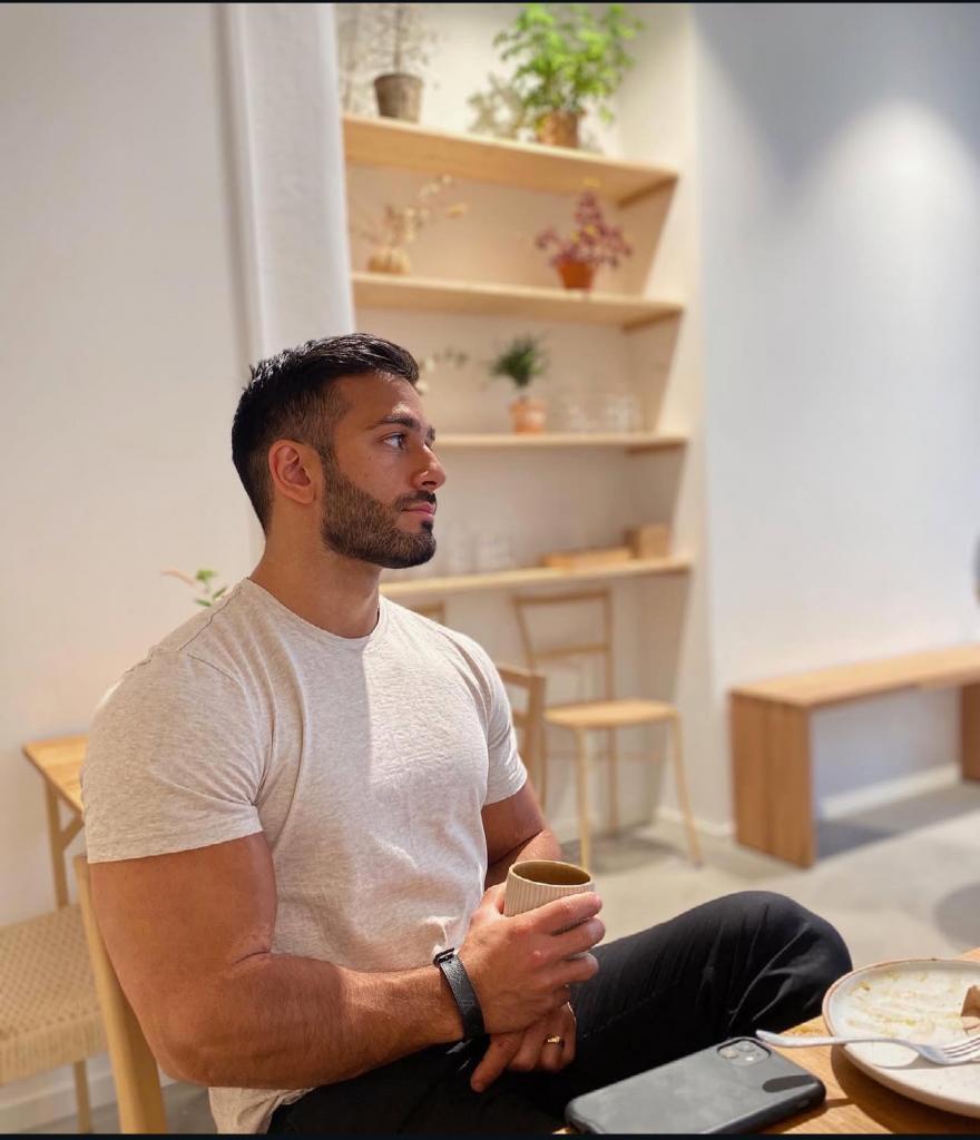 Chico busca chica en Málaga: 