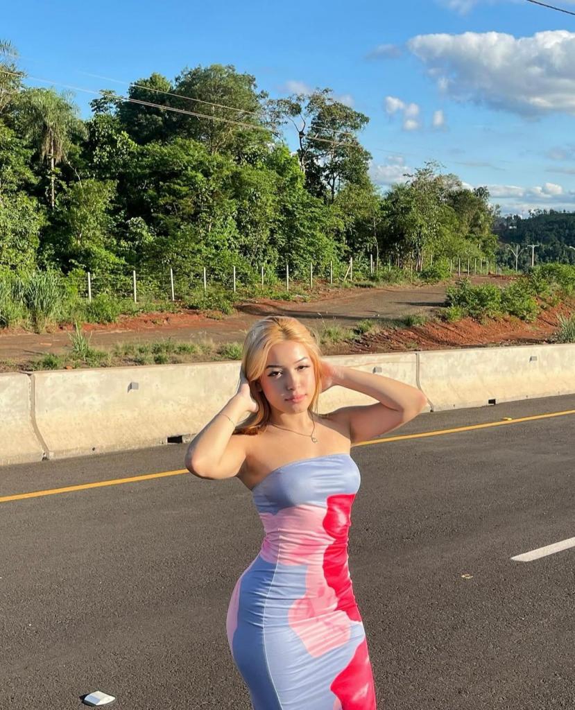 632528382: Chica busca chico en Barcelona