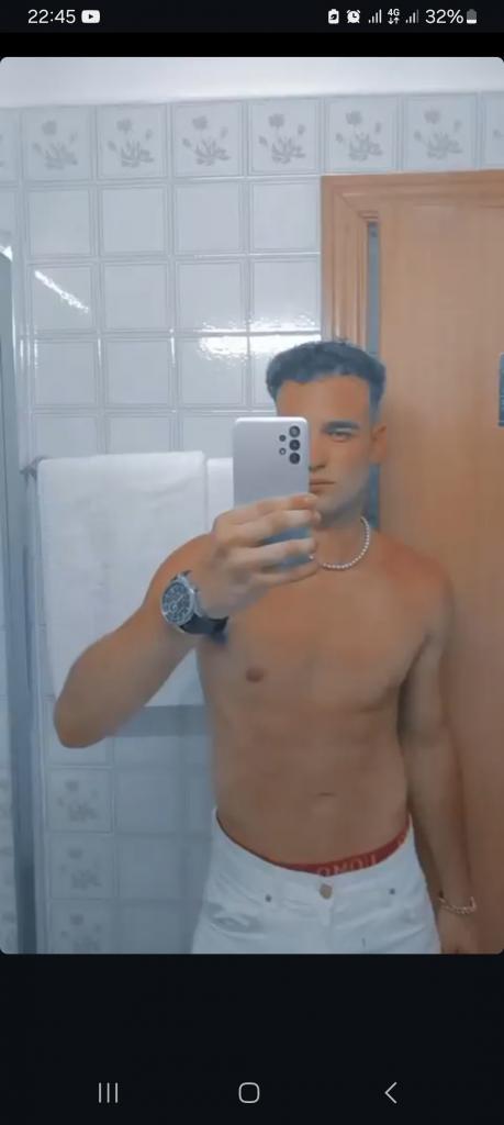 Chico busca chica en Barcelona: 