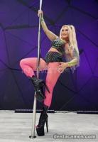 614257030: Chica busca chico en Barcelona