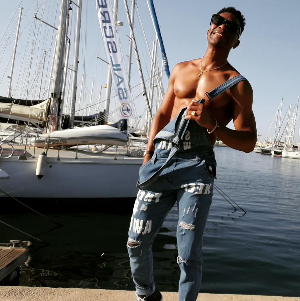 642438849: Chico busca chica en Guipúzcoa