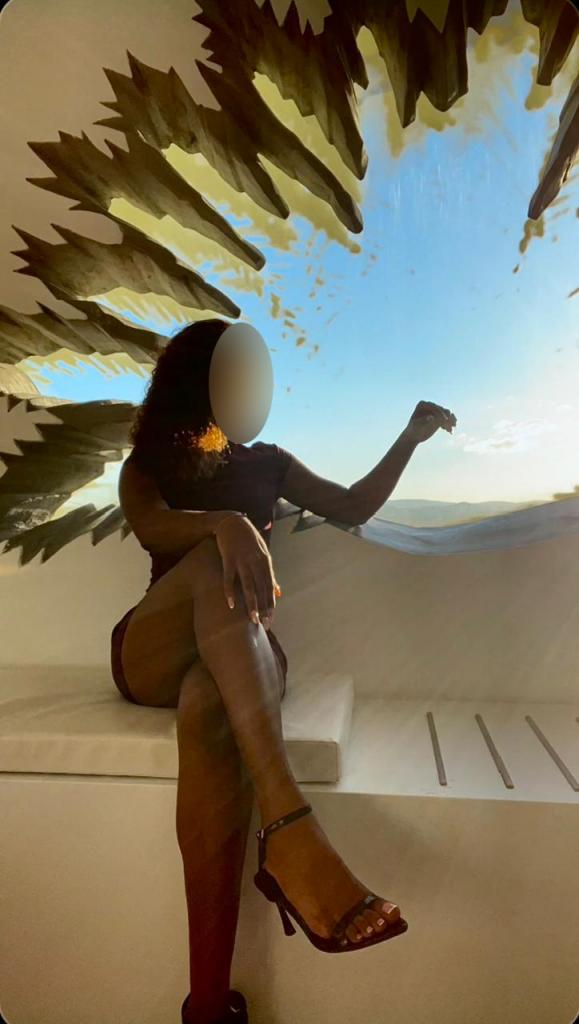 722650105: Chica busca chico en Barcelona