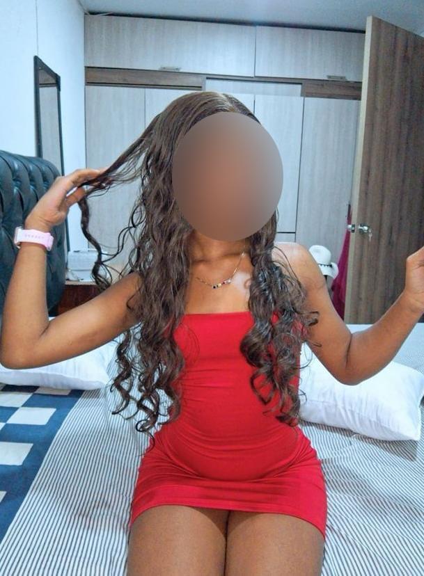 722650105: Chica busca chico en Barcelona