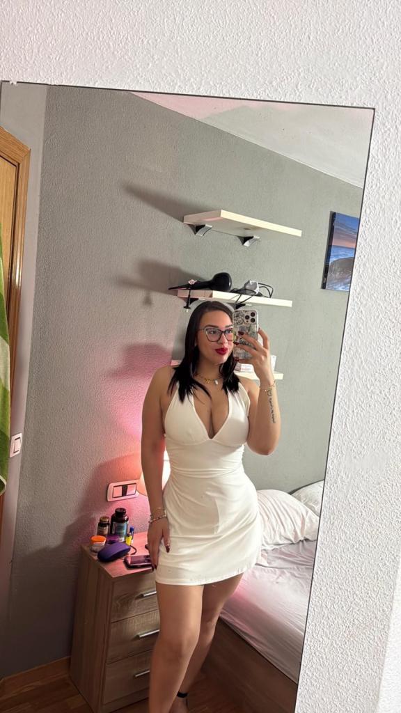 Chica busca chico en Ibiza: 