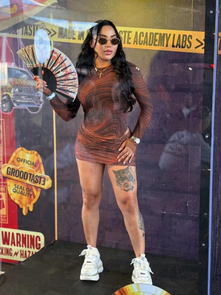 637824945: Chica busca chico en Barcelona