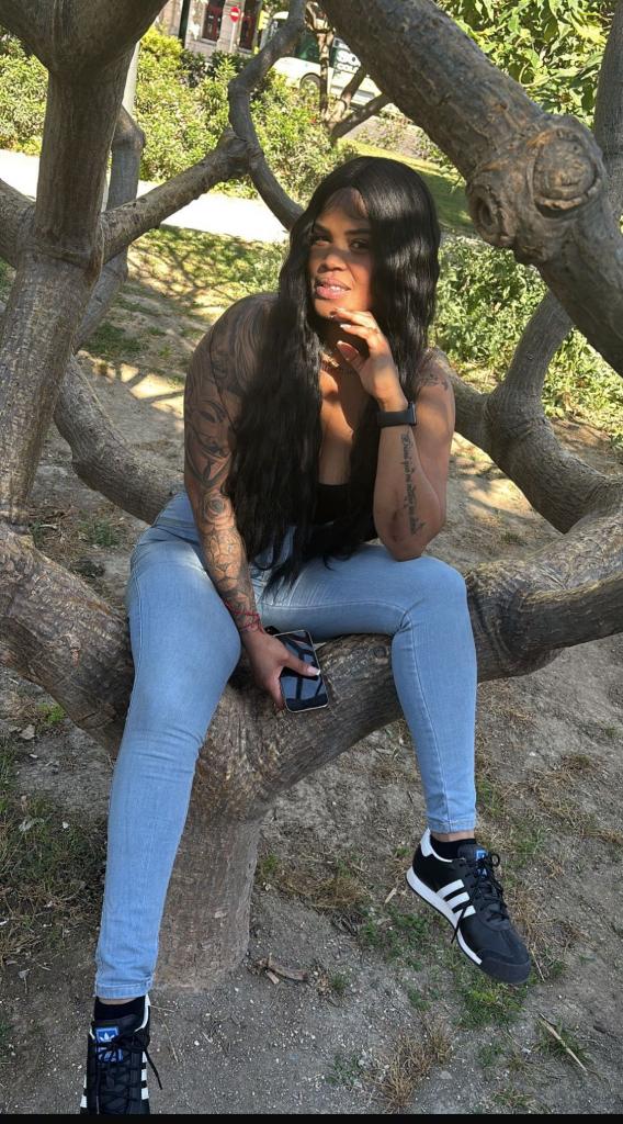 Chica busca chico en Barcelona: Chica busca chico